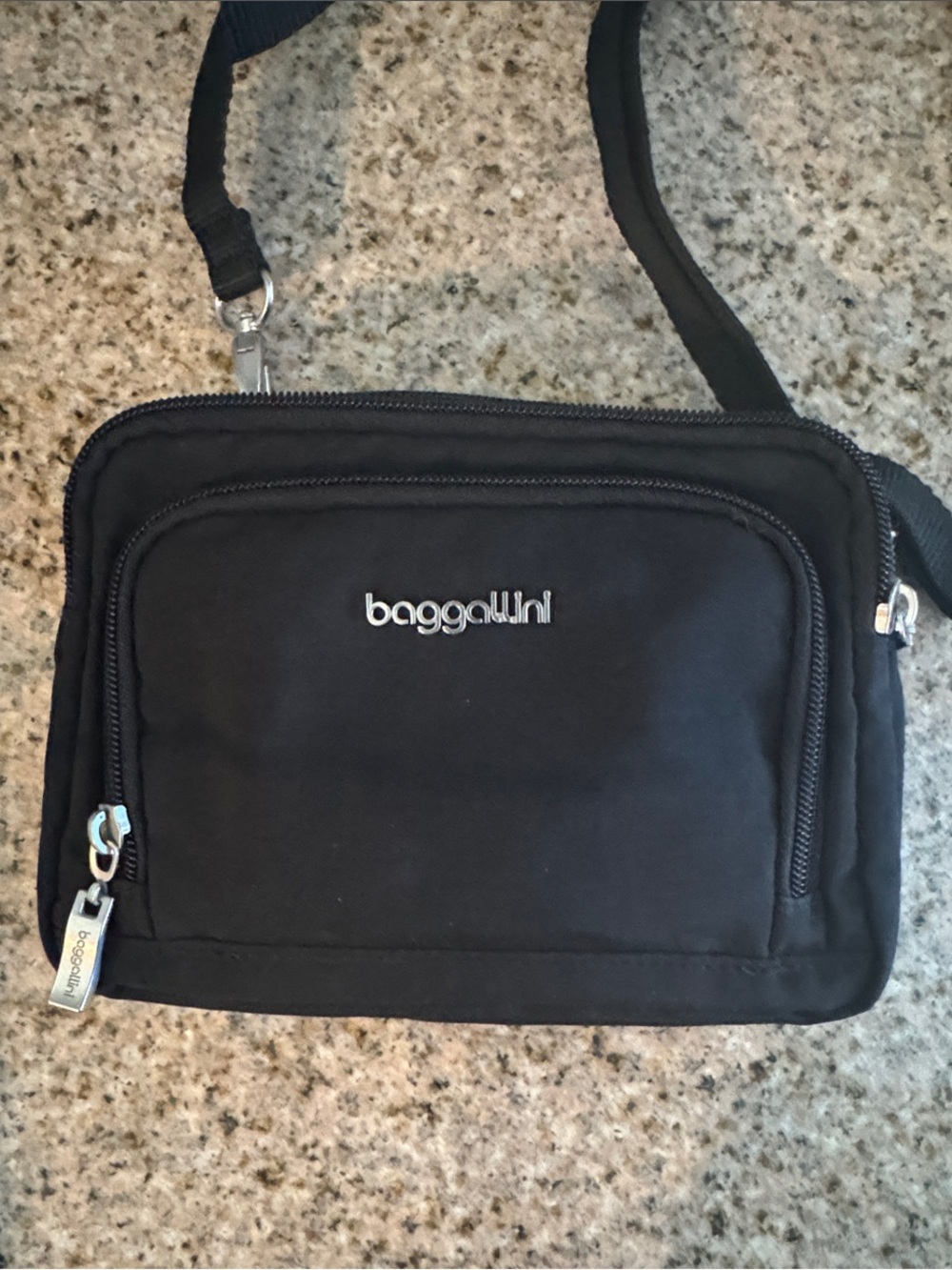 Baggallini Black Compact Crossbody Messenger Bag